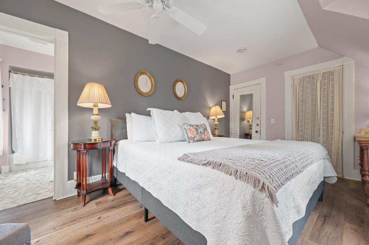 Brook Farm Inn เลนอกซ์ ภายนอก รูปภาพ