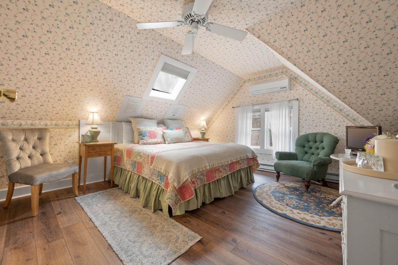 Brook Farm Inn เลนอกซ์ ภายนอก รูปภาพ