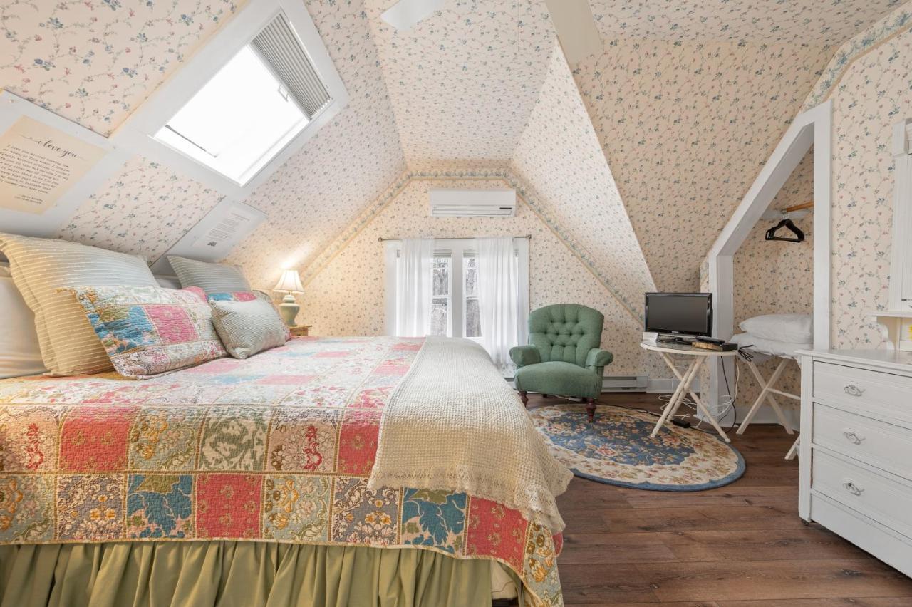 Brook Farm Inn เลนอกซ์ ภายนอก รูปภาพ
