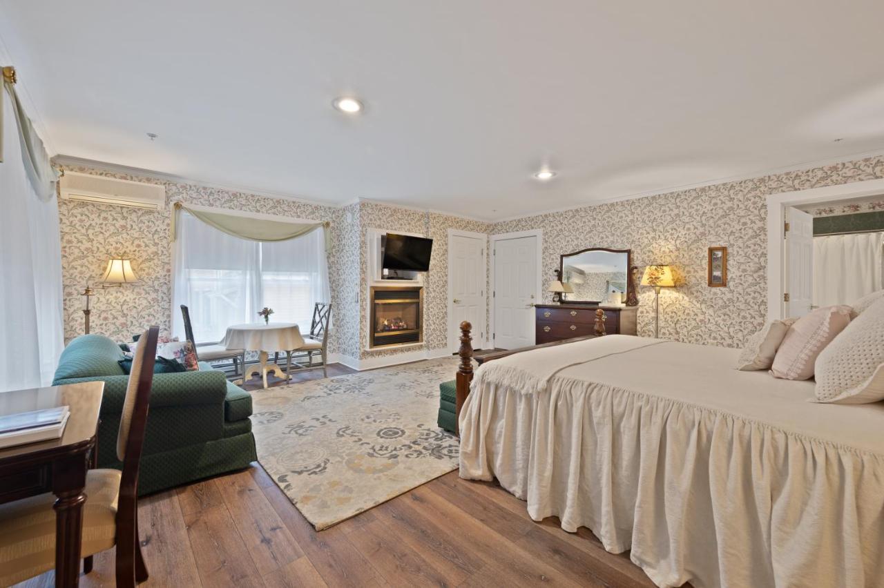 Brook Farm Inn เลนอกซ์ ภายนอก รูปภาพ