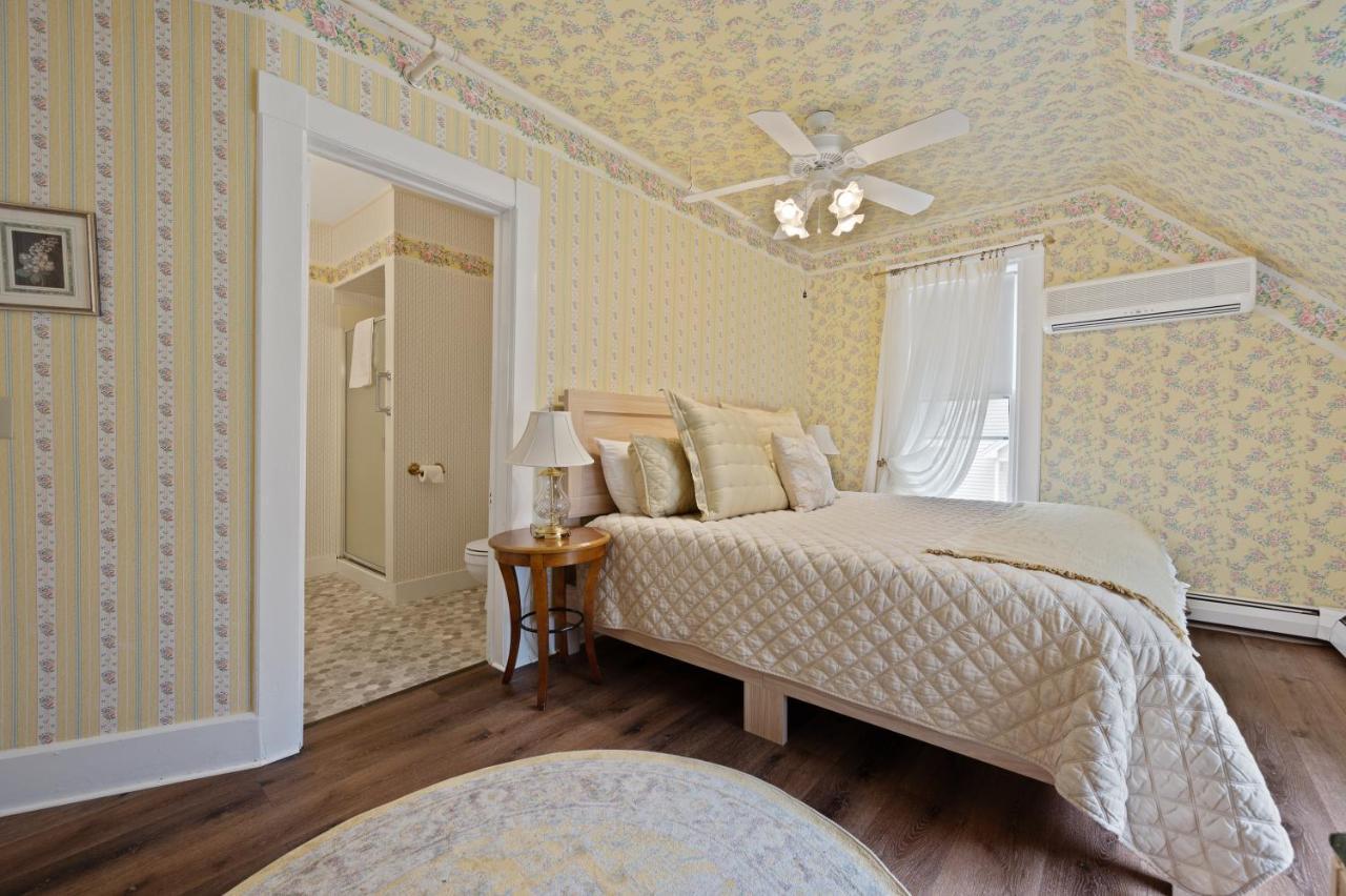 Brook Farm Inn เลนอกซ์ ภายนอก รูปภาพ