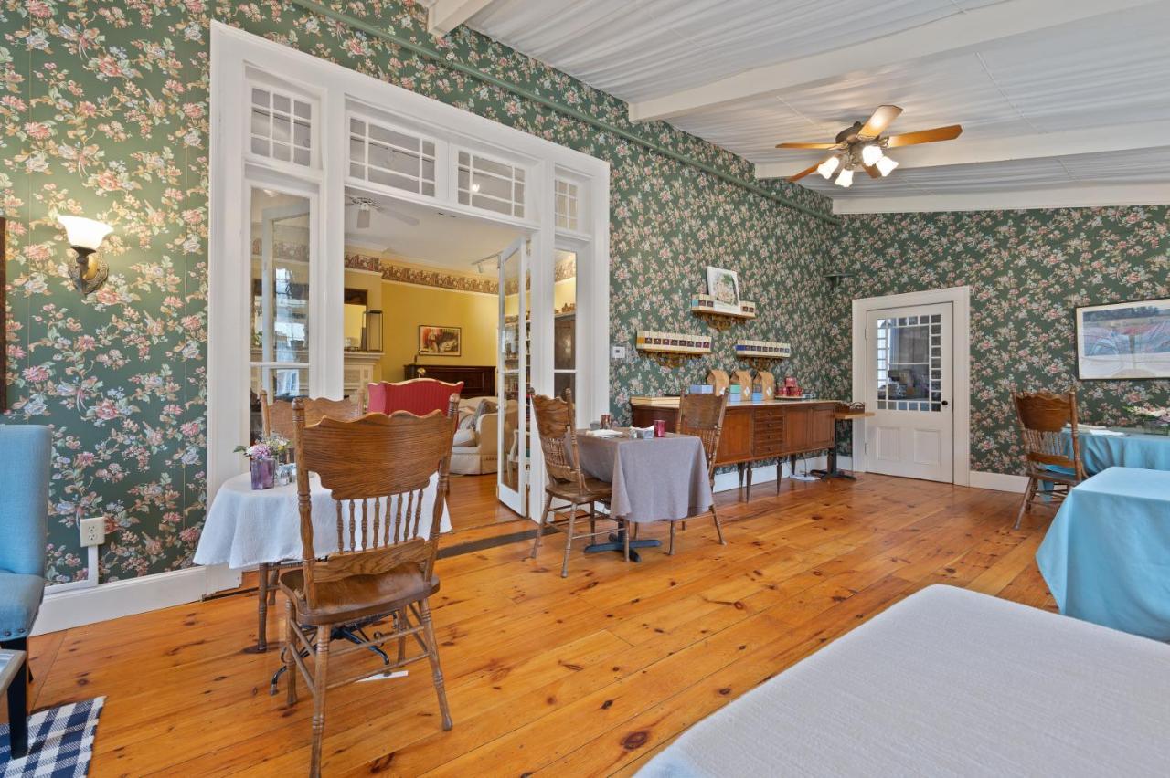 Brook Farm Inn เลนอกซ์ ภายนอก รูปภาพ